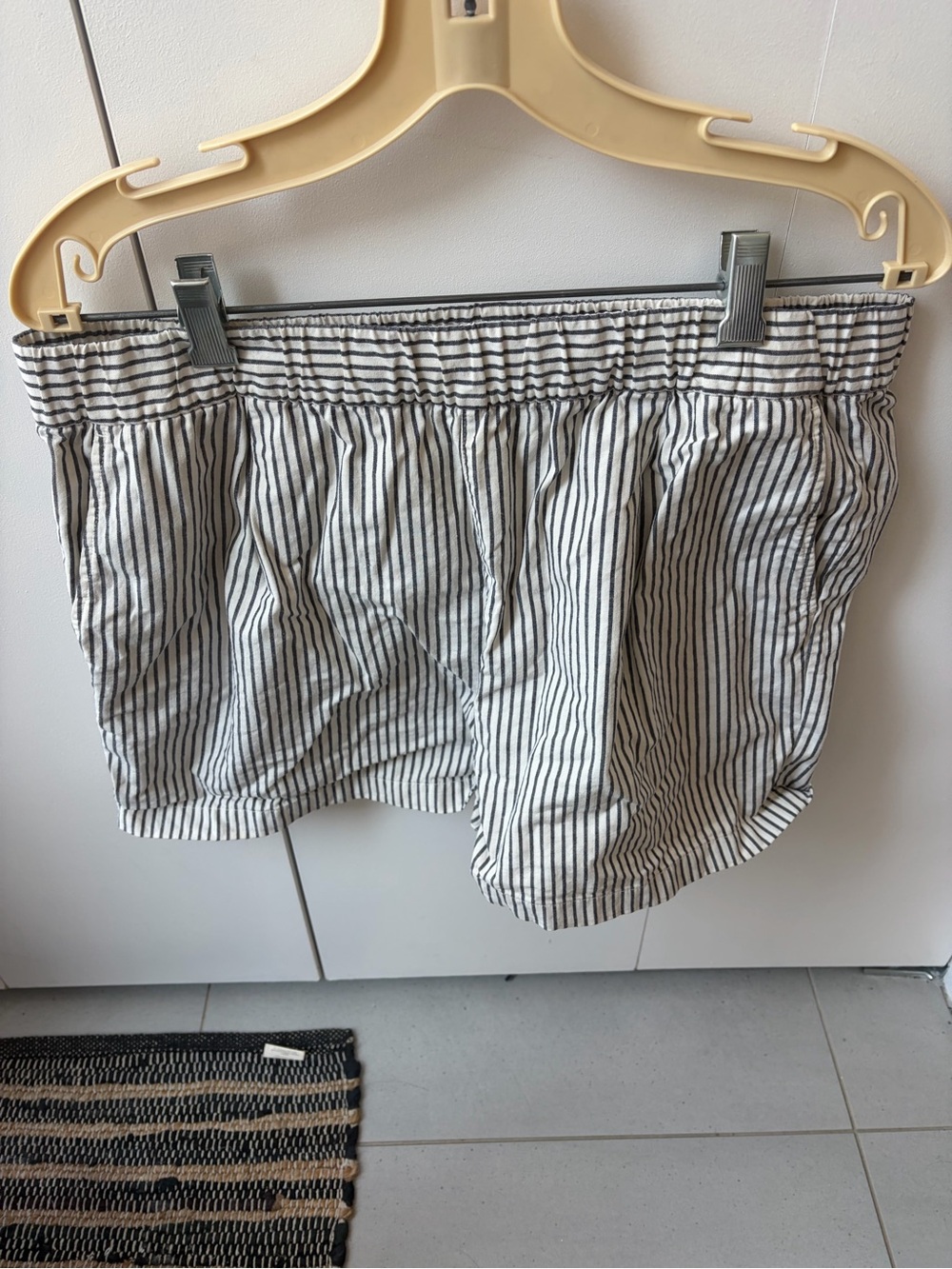 Uniqlo Black and White Striped Women’s Bermuda Shorts